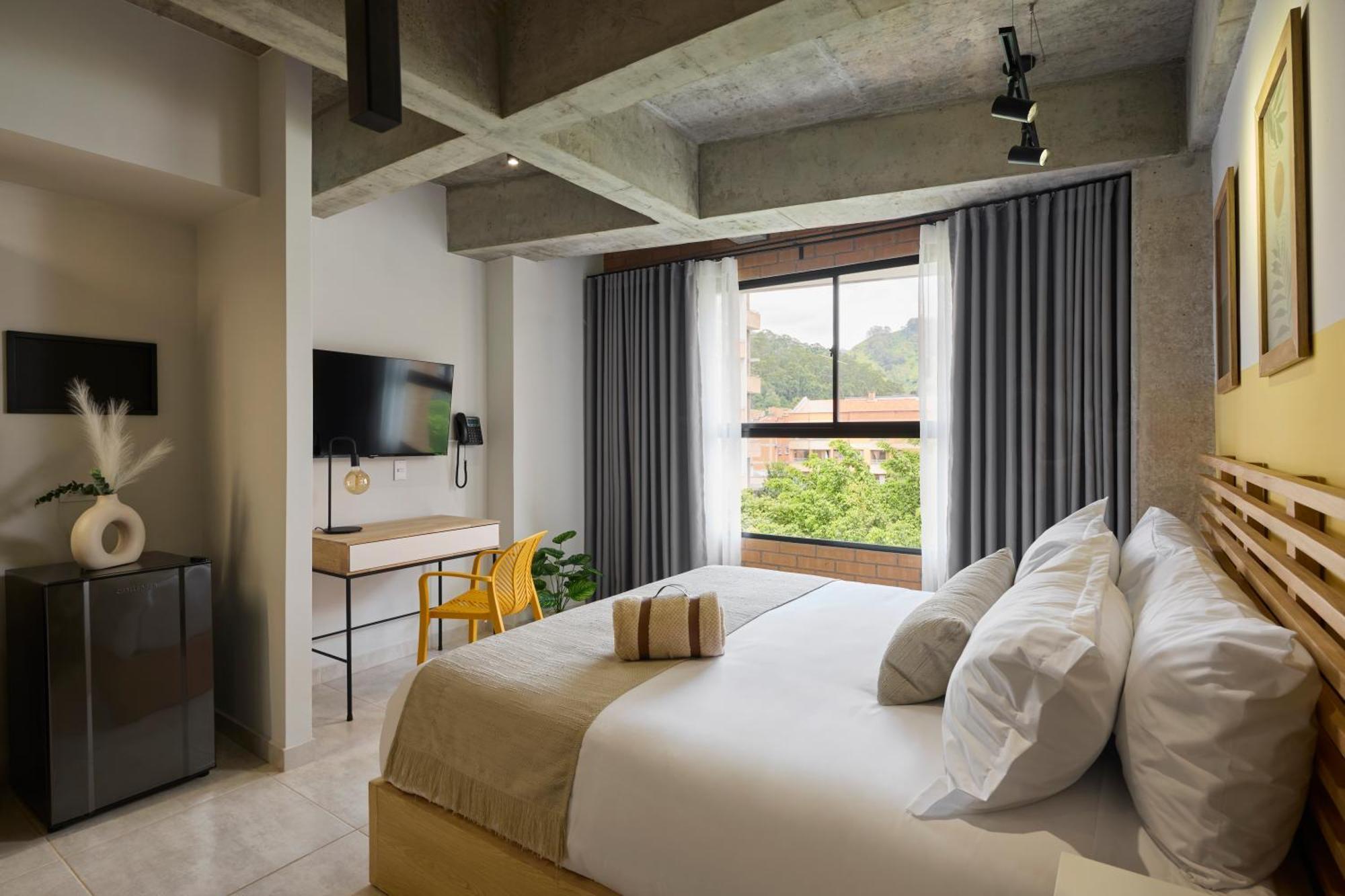 30 Living Suites Medellin Exterior photo
