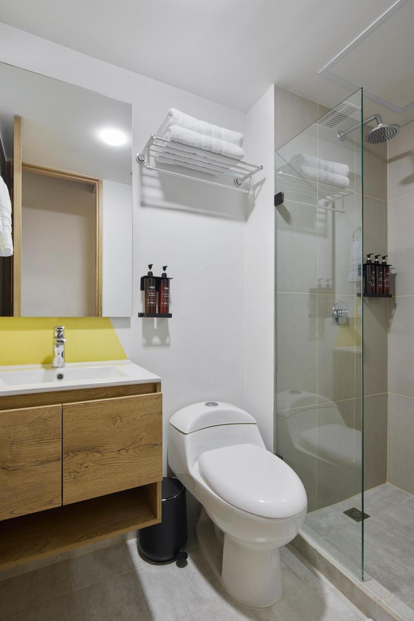 30 Living Suites Medellin Exterior photo
