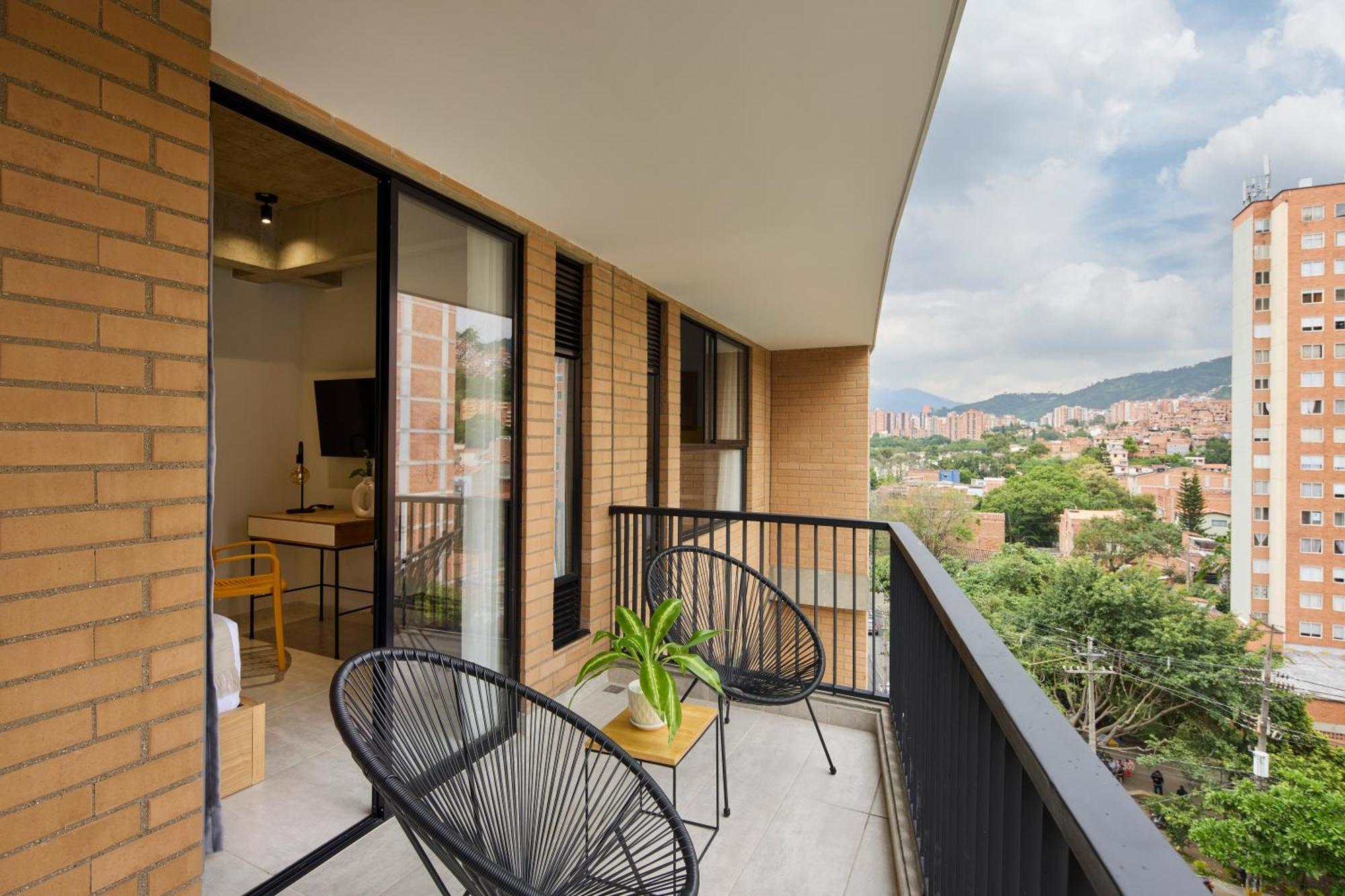 30 Living Suites Medellin Exterior photo