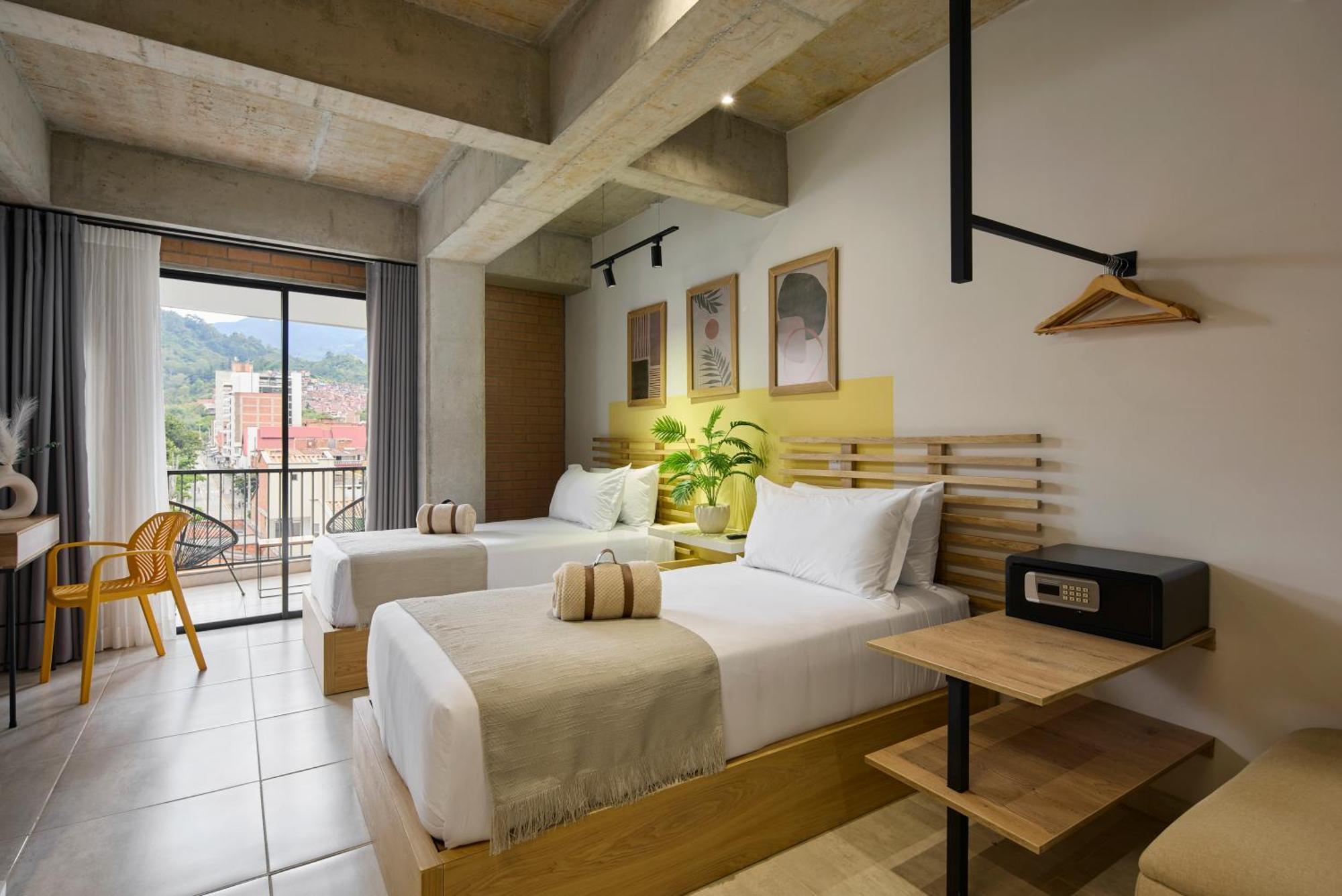 30 Living Suites Medellin Exterior photo